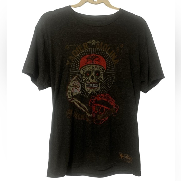 Men’s Yadier Molina Dias De Los Muertos T-Shirt - Picture 1 of 8